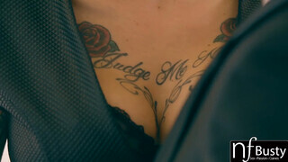 Anna Bell Peaks a tetkós bájos lyuk