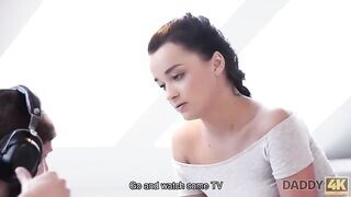 Tinédzser szuka és az vén srác