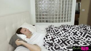 Perverz tinédzser pipi a nevelő faterjával hancúrozik
