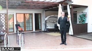Méretes csöcsű milf kettő dákót kap