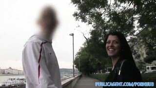 Magyar amatőr fiatal gádzsi pénzért szexel