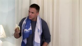 Orosz tinédzser csajszi és a kettő bré