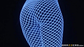 Kayla Kayden popsija megdöngetve