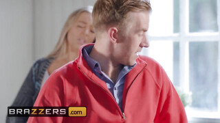 Brazzers - Petite Princess Eve és gigászi dákó