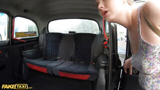 Fake Taxi - Lucy Heart a csábító kicsike orosz punci