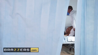 Brazzers - Bonnie Rotten hátsó bejáratban az óriás cerka
