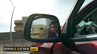 Brazzers - Kendra Lust imádja a méretes kukit