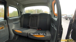 Fake Taxi - Fiatal gádzsi és a hatalmas taxis dákó