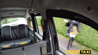 Fake Taxi - Szoknyás zsenge szuka a taxissal kupakol