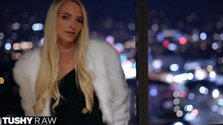 TUSHYRAW - Lana Sharapova a szőrös bulás világos szőke csajszi