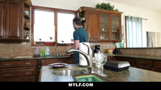 Mylf - Cali Lee a szenvedélyes latina milf