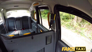 Fake Taxi - Barbie Sins hátsó nyílásba tolva