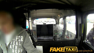 FakeTaxi - a pici lopós csoki nőci megbánja amit tett