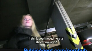 PublicAgent - Bella Karina a gigászi cickós világos szőke