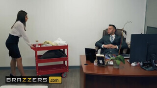 Brazzers - Ella Knox az óriás keblű dél amerikai lány