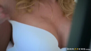 Britney Amber vaginája felhevült - Brazzers