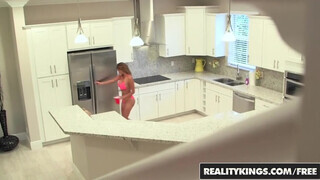 Reality Kings - a latinos latin Bianka hatalmas segge meghágva