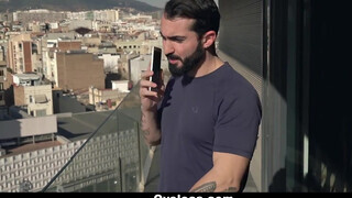 OyeLoca - hegyes keblű spanyol takarítónő