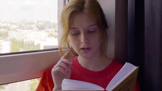 ULTRAFILMS - izgató fiatal lány begerjed egy könyvre