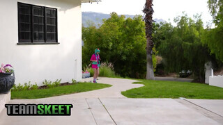 Jessie Saint a cosplayes fiatal pipi - TeamSkeet