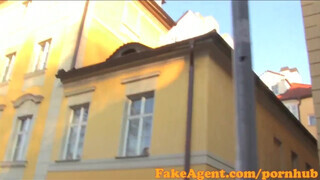 FakeAgent - raven a vadító milf ordítva élvez