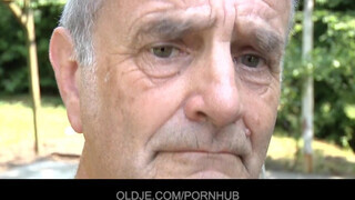 Oldje - az vén motoros és a tinédzser lány