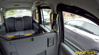 Fake Taxi - Lina Luxa a magas francia tinédzser bige