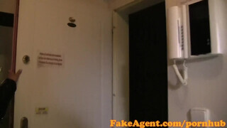 FakeAgent - bárban felszedett gádzsi castingon