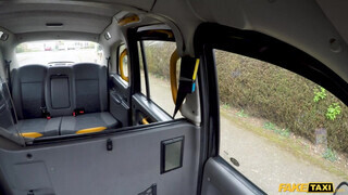 Fake Taxi - Ava Austen hátsó lyukba dugva