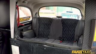 Fake Taxi - Jennifer Amilton a vonzó szöszi