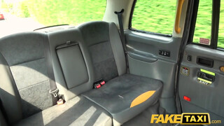 Fake Taxi - Rhiannon Ryder brét akar a popójába
