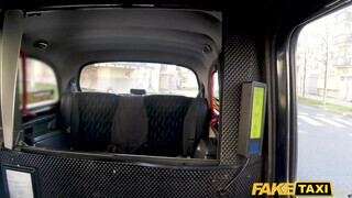 Fake Taxi - 19 éves fiatal csajszika közösülni akart