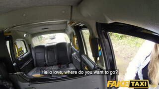Fake Taxi - Gigantikus keblű tinédzser maca a hátsó ülésen