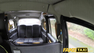 Fake Taxi - Julia de Lucia a fullos latin diáklány