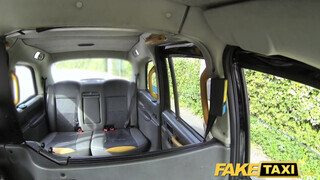 Fake Taxi - Eva Johnson imádja a gigászi pélót