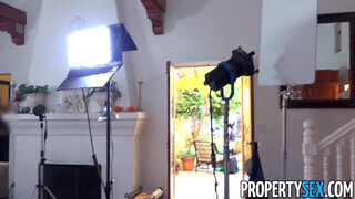 PropertySex - Riley Reid mint ingatlanos tinédzser szuka
