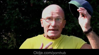 Öreg tata segglyukba reszeli a dögös tinit