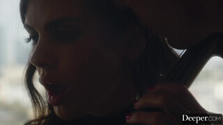 Deeper - Keisha Grey a méretes cickós tinédzser szuka