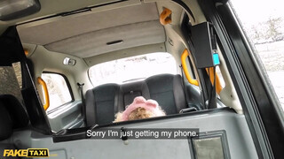 Fake Taxi - Csábító latina csajszika bekúrva a taxiban