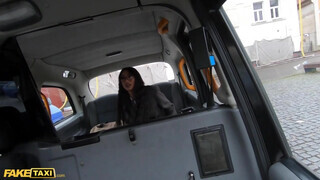 Fake Taxi - Mali Ubon a szexi kolumbiai csajszika