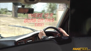 Fake Taxi - Zsenge gádzsi a hátsó ülésen