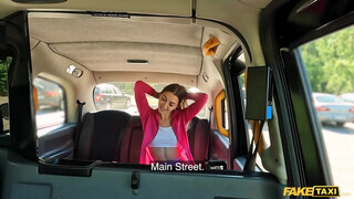 Fake Taxi - Sportos nőci bekúrva a taxiban