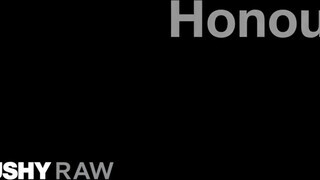 TUSHYRAW - Honour gigászi análjába betolják a pöcst
