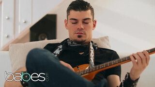 Babes - Mia Evans szexel a gitáros fószerrel