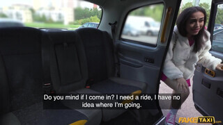 Fake Taxi - Vékony gigantikus keblű dél amerikai pipi