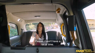 Fake Taxi - Megan Fiore a kívánatos termetes csöcsű csajszika