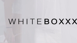 WhiteBoxxx - Renata Fox a méretes fenekű orosz gádzsi