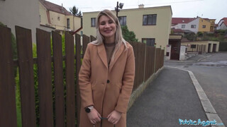 Public Agent - Marsianna Amon a hatalmas didkós pipi