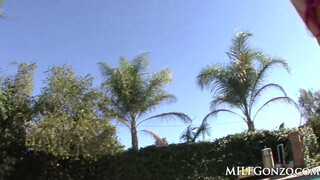 MILFGonzo - Kayla West barna sráccal közösül