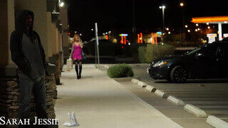 Naughty America - Sarah Jessie a szexy tetkós milf